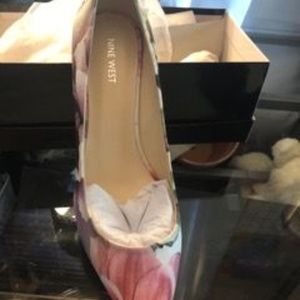 NINE WEST FLOWER HEALS